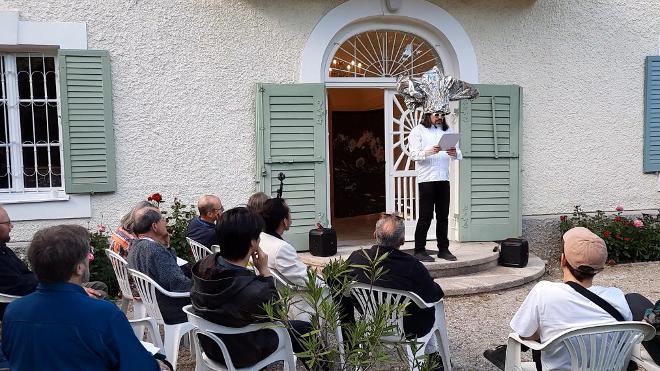 Eröffnungsperformance von Nikolai Vogel: 4048 vielleicht - 4048 maybe