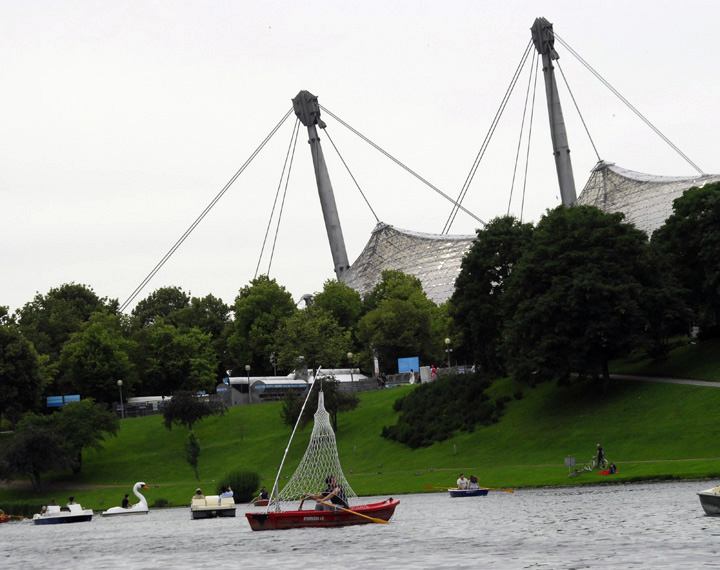 Die erste Münchner See-Triennale für Performance-Kunst: Stefan Wischnewski