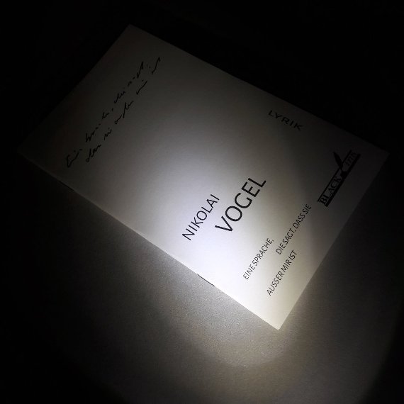 Im Taschenlampenlicht: Eine Sprache, die sagt, dass sie außer mir ist